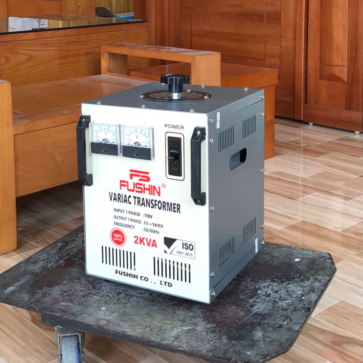 Biến áp Vô cấp 1 Pha 110V ra 0V ~ 140V - 2KVA Fushin